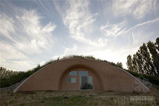 加州掩土農場小屋