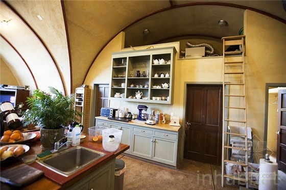 加州掩土農場小屋