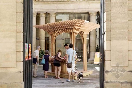 Robin Juzon設計的華夫餅型木亭