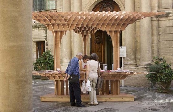 Robin Juzon設計的華夫餅型木亭