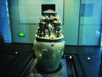 青瓷魂瓶見證了中國(guó)園林的開端(圖)
