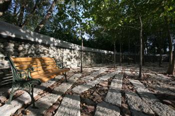 章俊華作品：對抗中的賞心──恬園