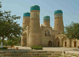 習近平參觀烏茲比克斯坦的布哈拉古城