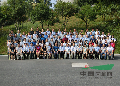 與會(huì)人員合影