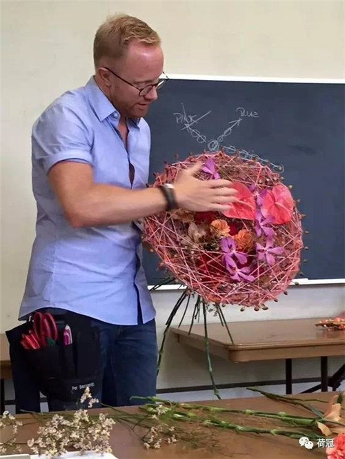 6_副本.jpg 彩掌切花作品欣賞