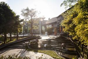 泰國(guó)清萊山地購(gòu)物廣場(chǎng)