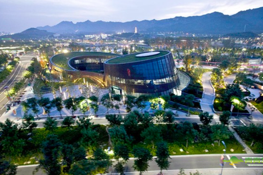 青島世園會(huì)景區(qū)殘破荒廢,網(wǎng)友建議打造兒童體驗(yàn)園