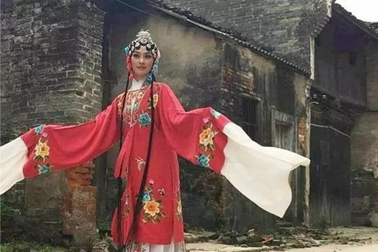 演藝類特色小鎮(zhèn)，如何規(guī)劃和運(yùn)營？