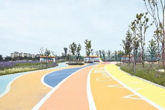 成都首個(gè)軌道公園完工驗(yàn)收