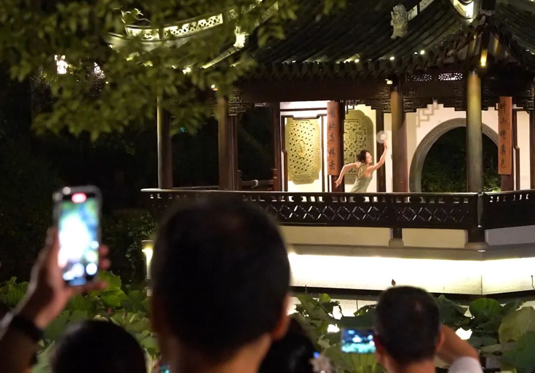 夜公園如何避免同質化？上海500歲古園林嘗試穿越