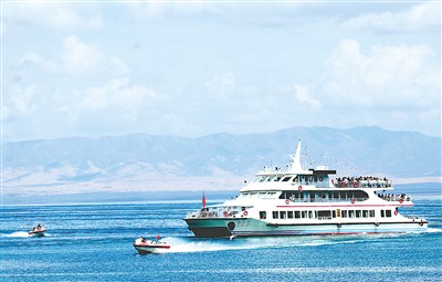 青海湖音樂(lè)節(jié):聆聽(tīng)音樂(lè)與自然的合唱