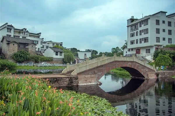 鄉村建設從“一片美”向“整體美”提升