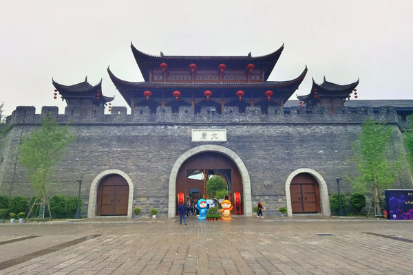 人民日?qǐng)?bào)：讓古城古鎮(zhèn)更好活在當(dāng)下